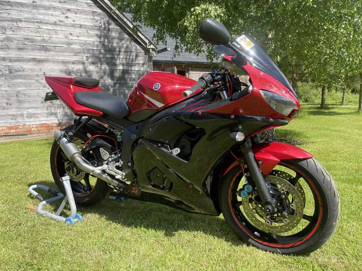 YAMAHA r6 - Image 1