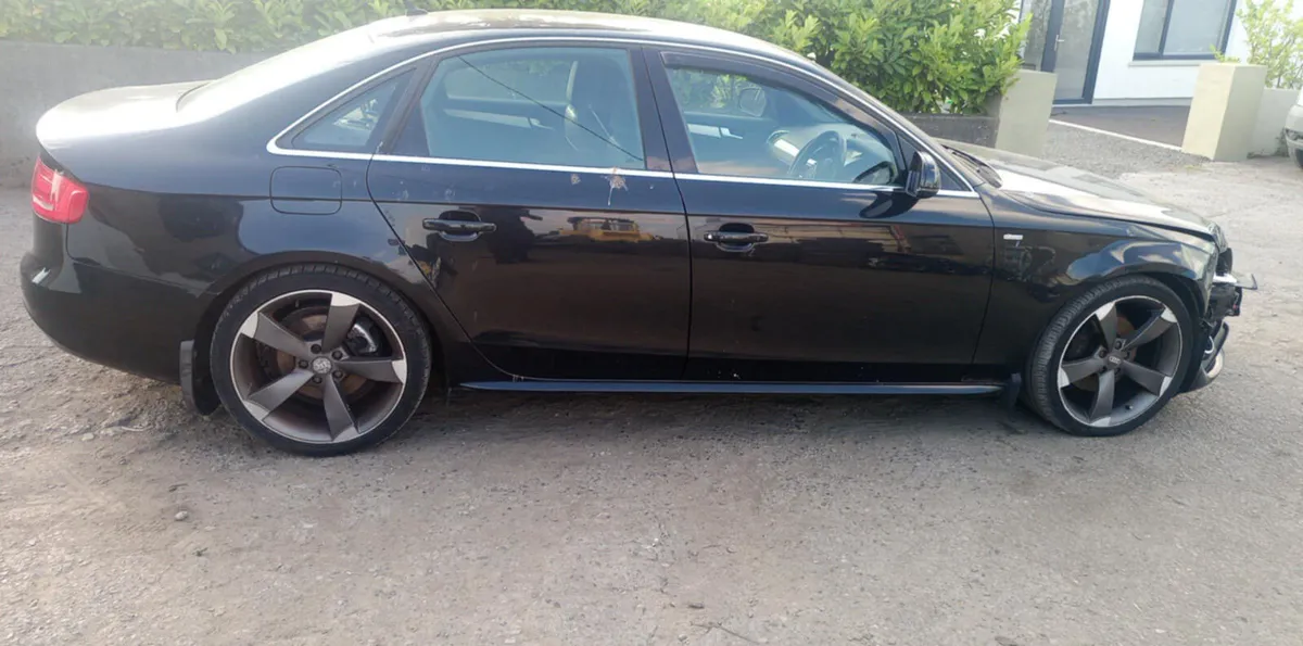 2009 AUDI A4 2.0 TDI SLINE FOR BREAKING - Image 2