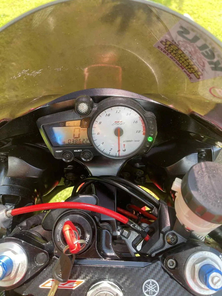 YAMAHA r6 - Image 4