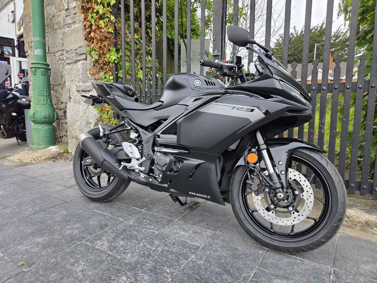 2025 YAMAHA YZFR3 MOTO4U - Image 4
