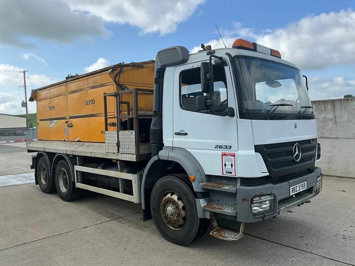MERCEDES ATEGO 2633 6x4 26 TON HOTBOX LORRY - Image 1