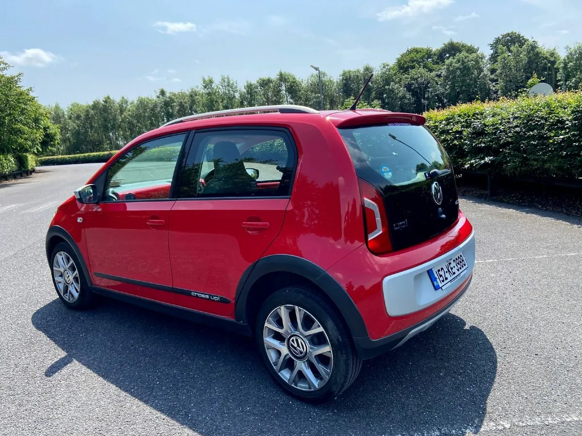 2015 Volkswagen Cross UP!  Auto Apple CarPlay - Image 4