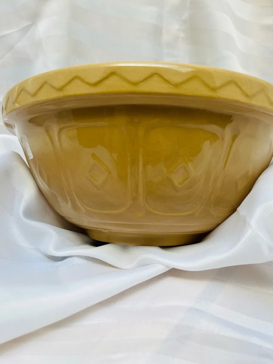 Vintage mixing bowl - Image 1