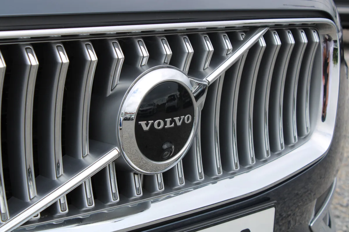 Volvo XC90 INSCRIPTION PRO T8 AWD 5DR - Image 2