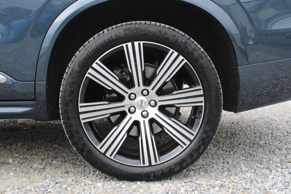 Volvo XC90 INSCRIPTION PRO T8 AWD 5DR - Image 3