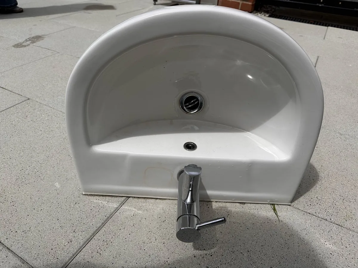 Radiator , Toilet Seat and Wash Basin - Image 2
