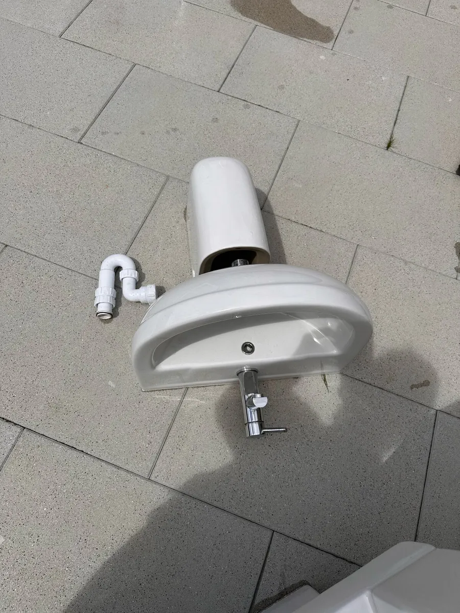 Radiator , Toilet Seat and Wash Basin - Image 3