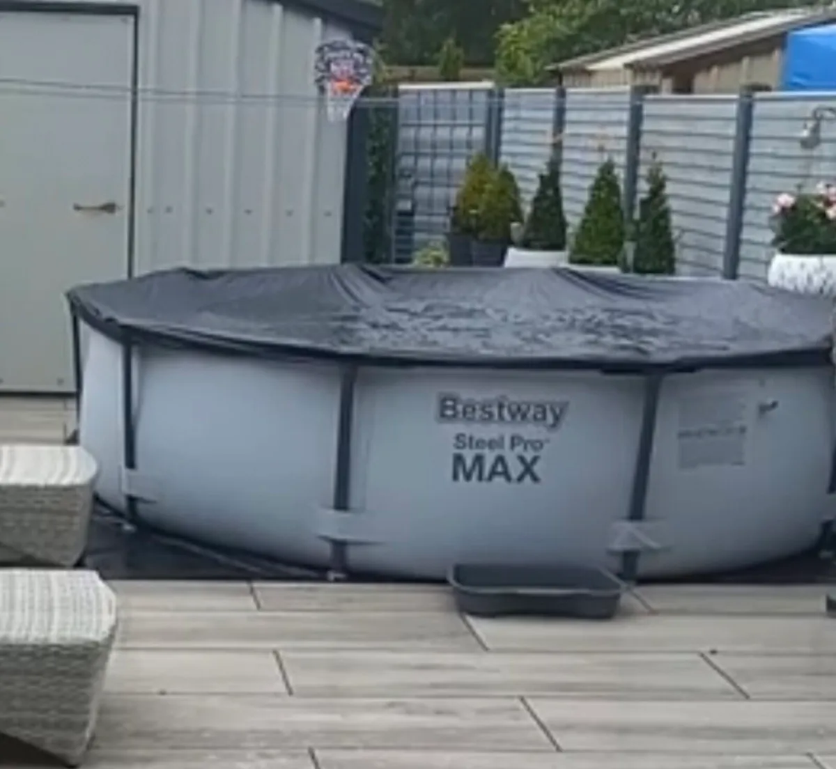 Bestway swimming pool - Image 1