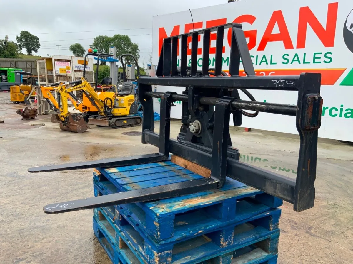 72" TILTING FORK CARRIAGE ATTACHMENT....4019 - Image 1