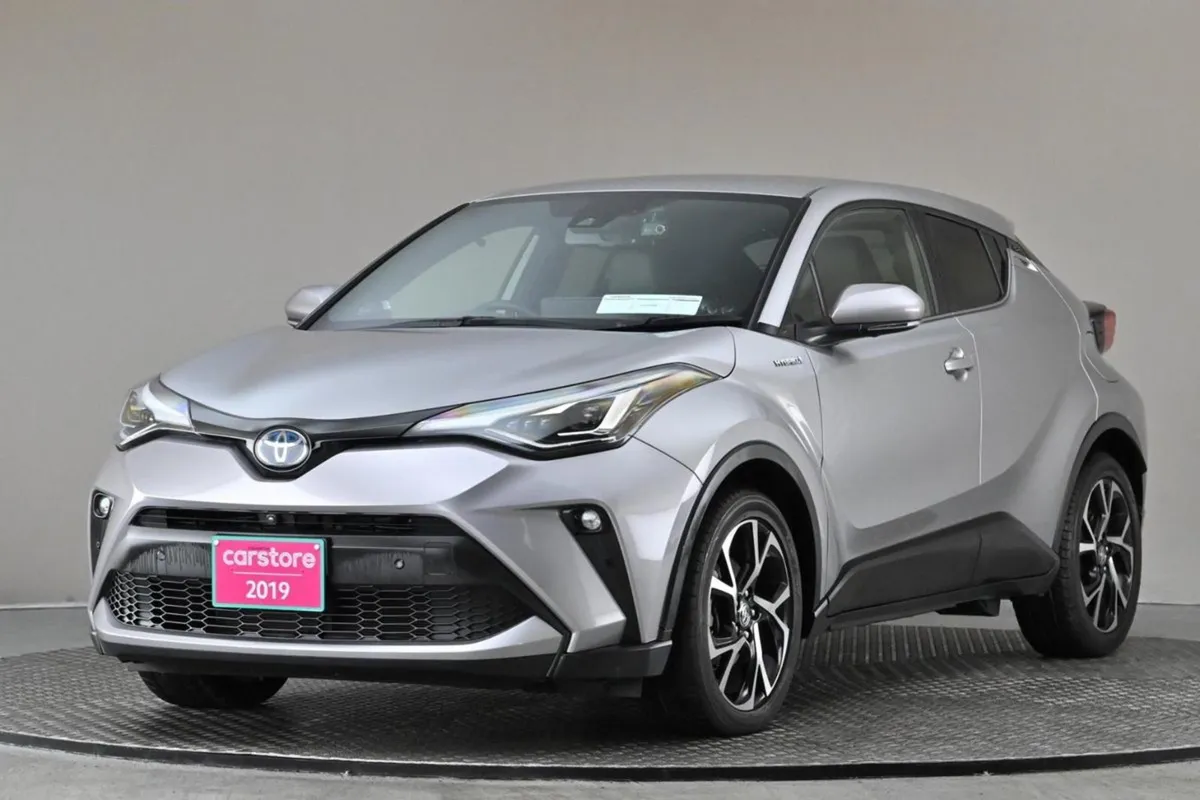 Toyota C-HR 1.8 Hybrid  half Leather android Car - Image 3
