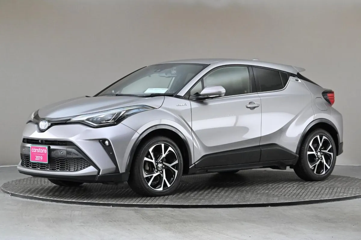 Toyota C-HR 1.8 Hybrid  half Leather android Car - Image 4