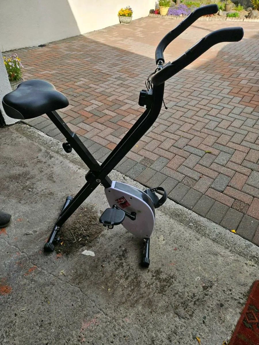 Exercise bike - Image 1