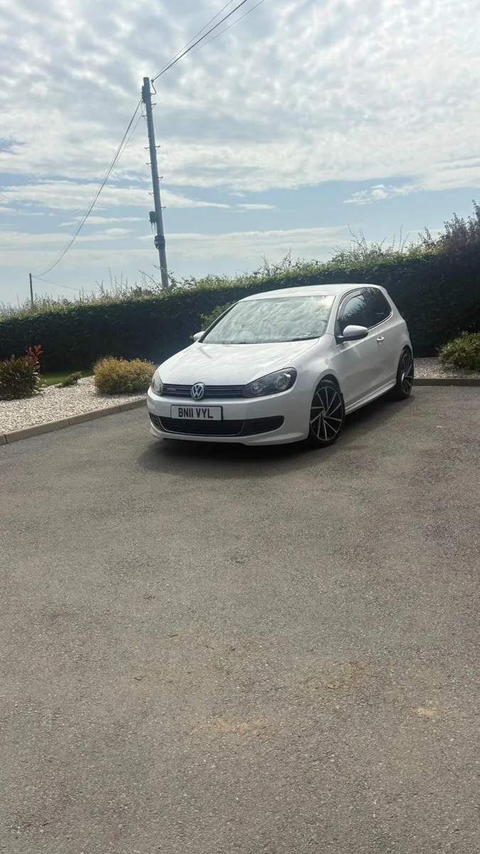 Volkswagen Golf BlueMotion 1.6 TDI S (2011) - Image 3