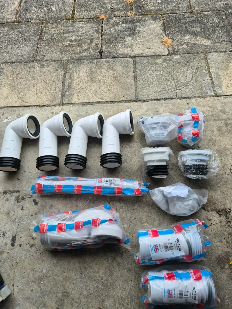 Plumber fittings bathroom - Image 1