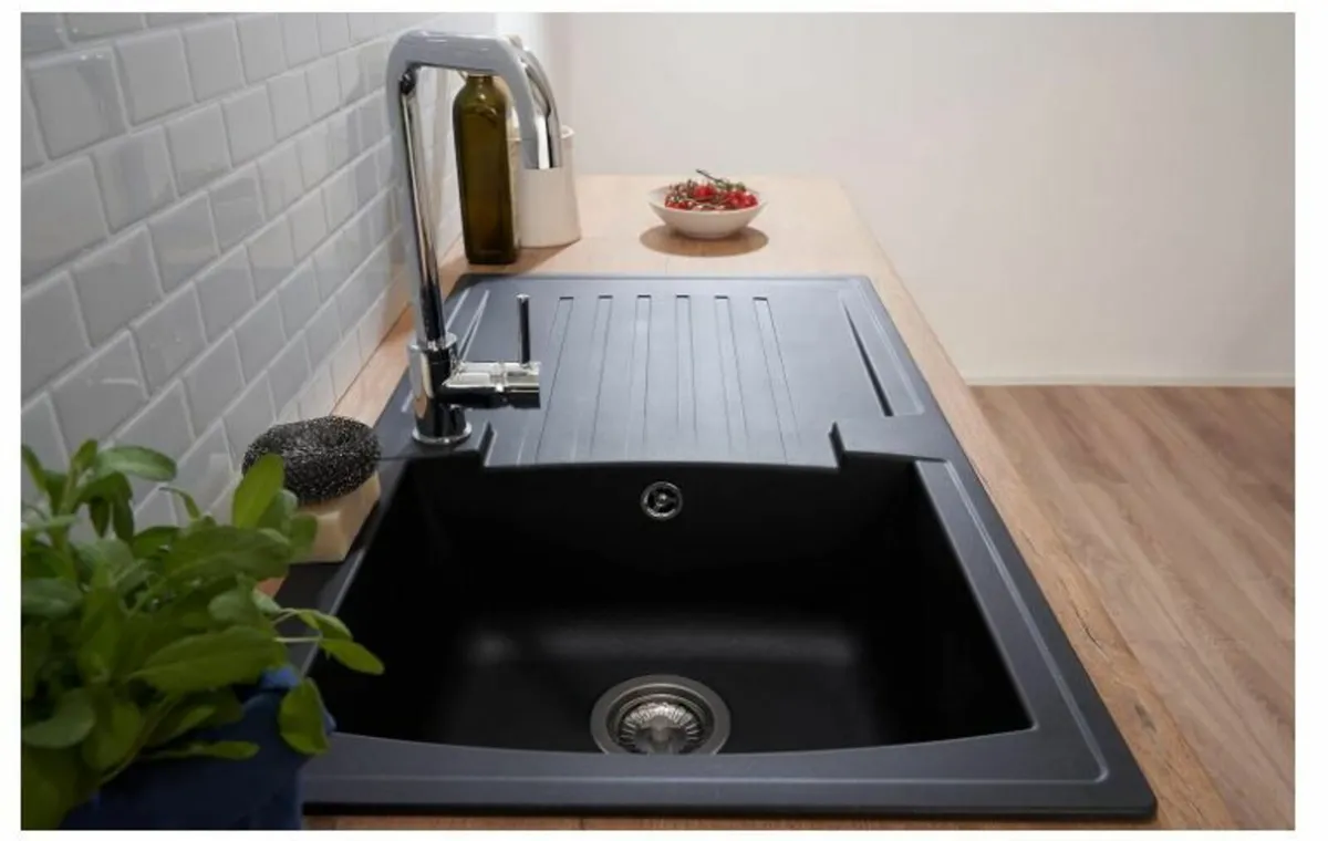 100 kitchen sink - Image 1