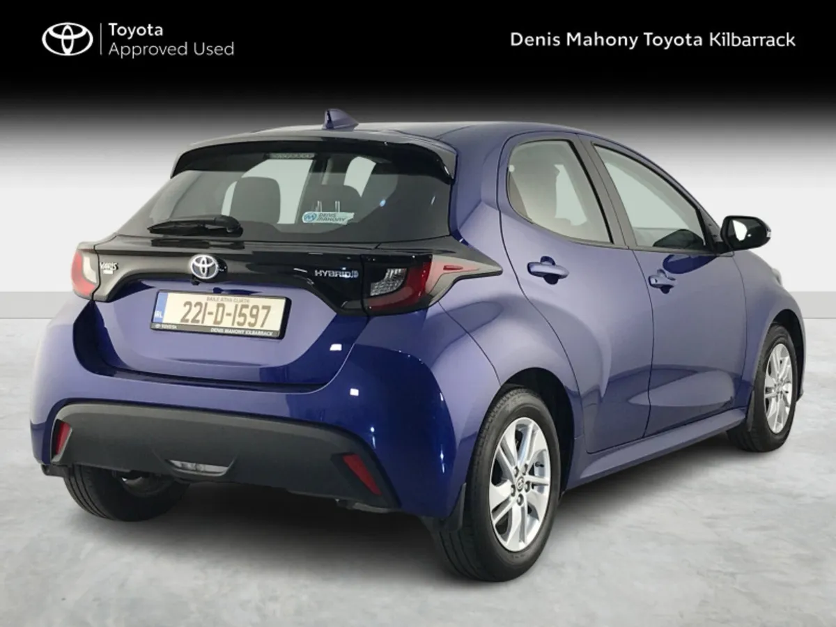 Toyota Yaris HYBRID LUNA - Image 2