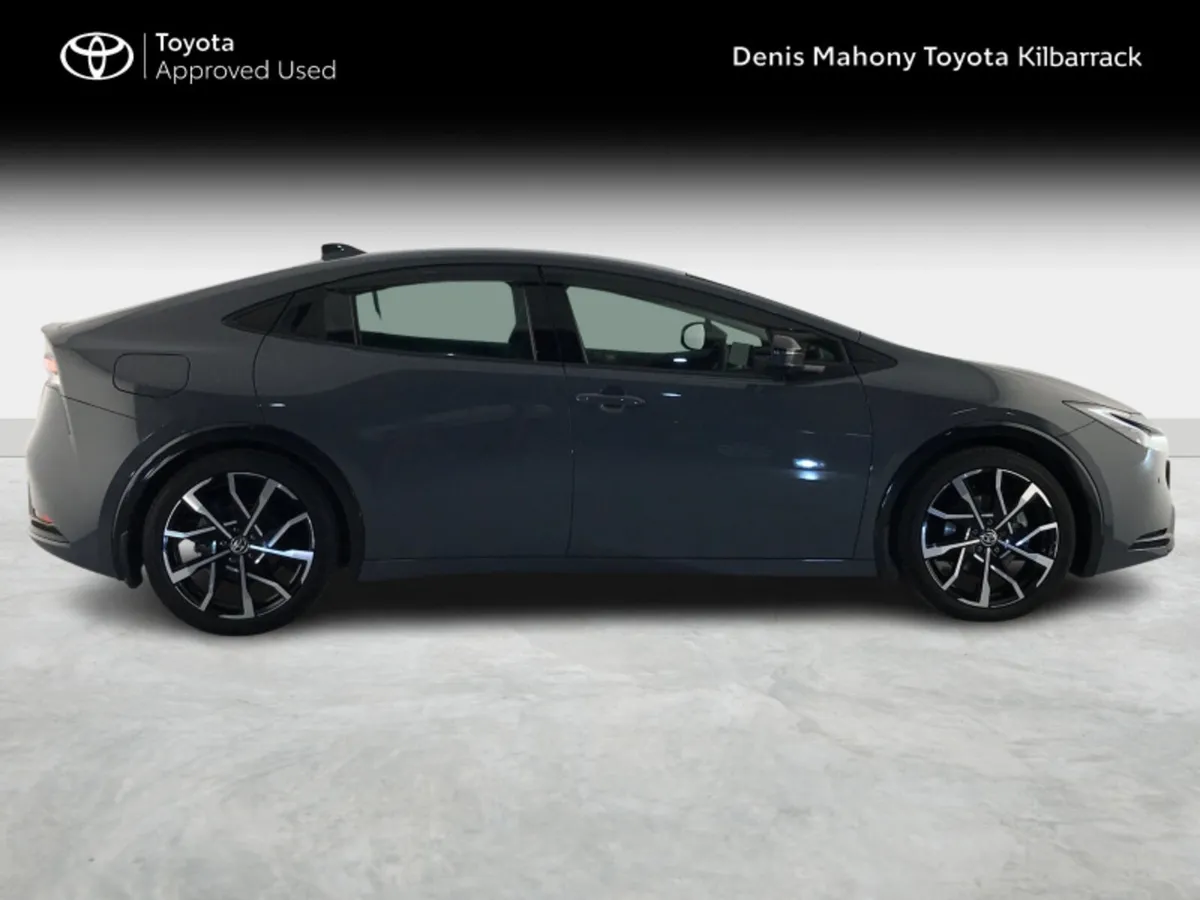 Toyota Prius PHEV - Image 3