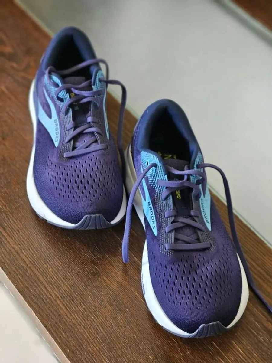 Brooks runners - Image 1