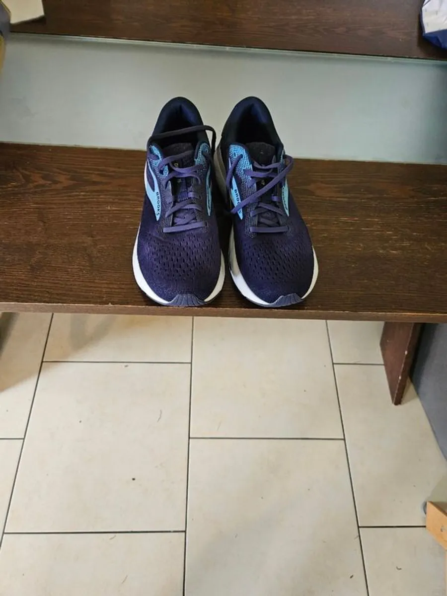 Brooks runners - Image 2