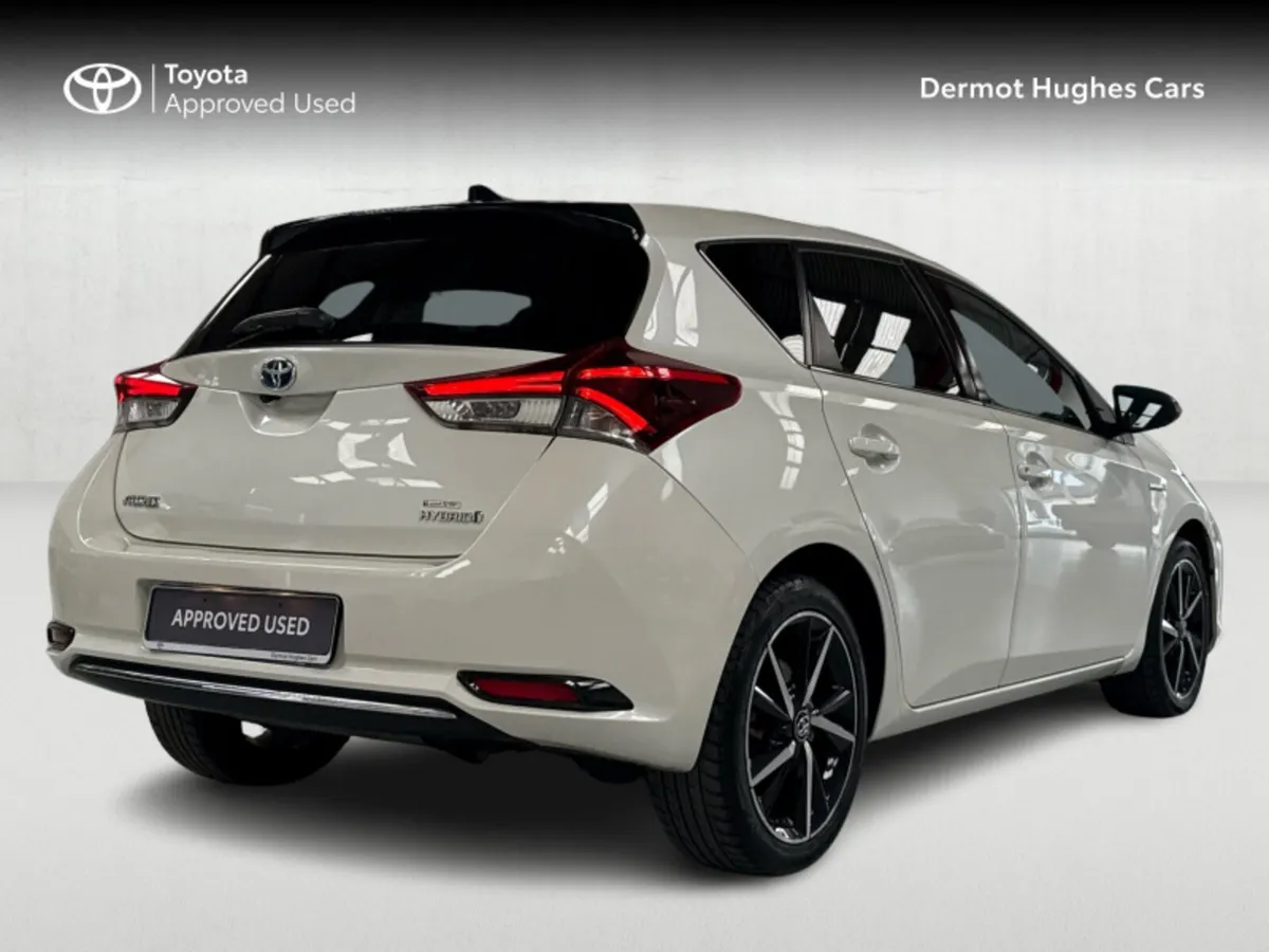 Toyota Auris AURIS HYBRID LUNA SPORT - Image 2