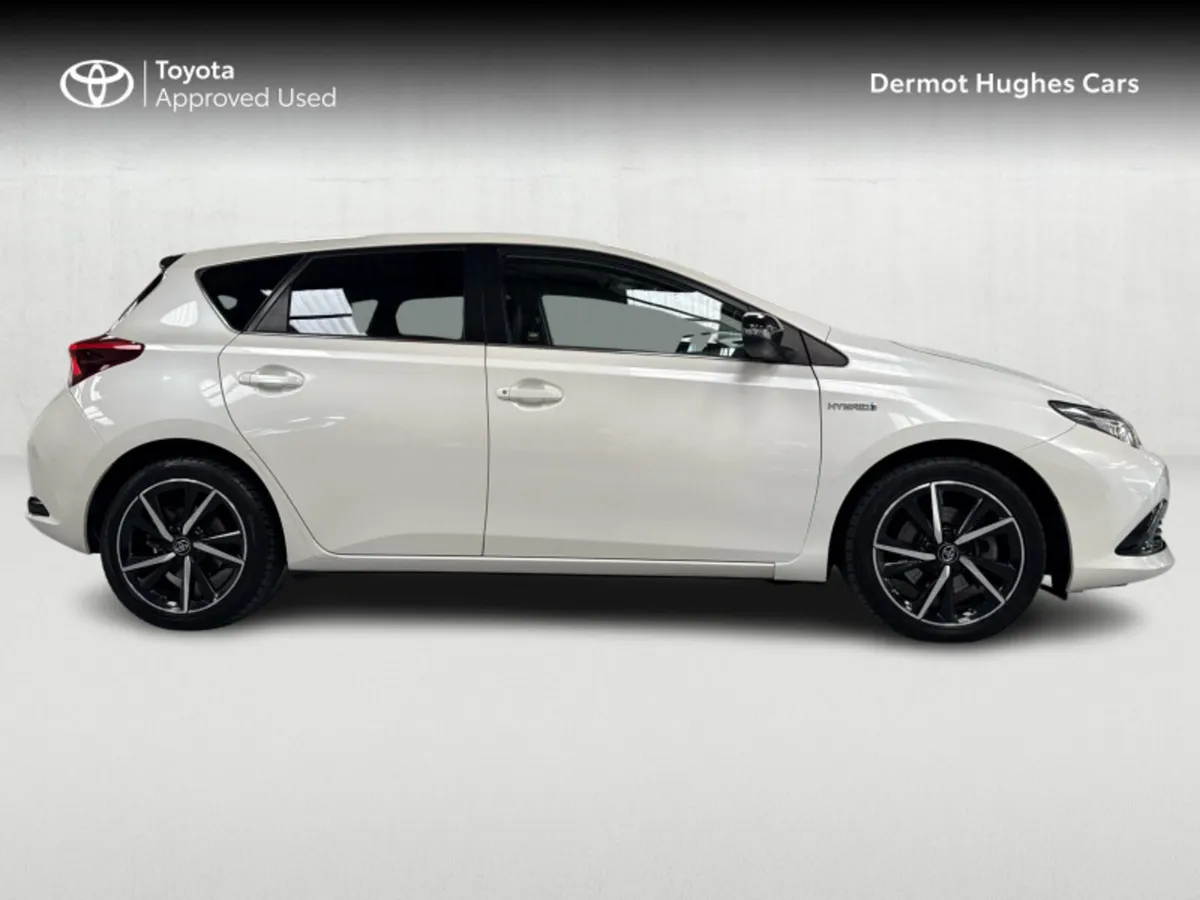 Toyota Auris AURIS HYBRID LUNA SPORT - Image 3
