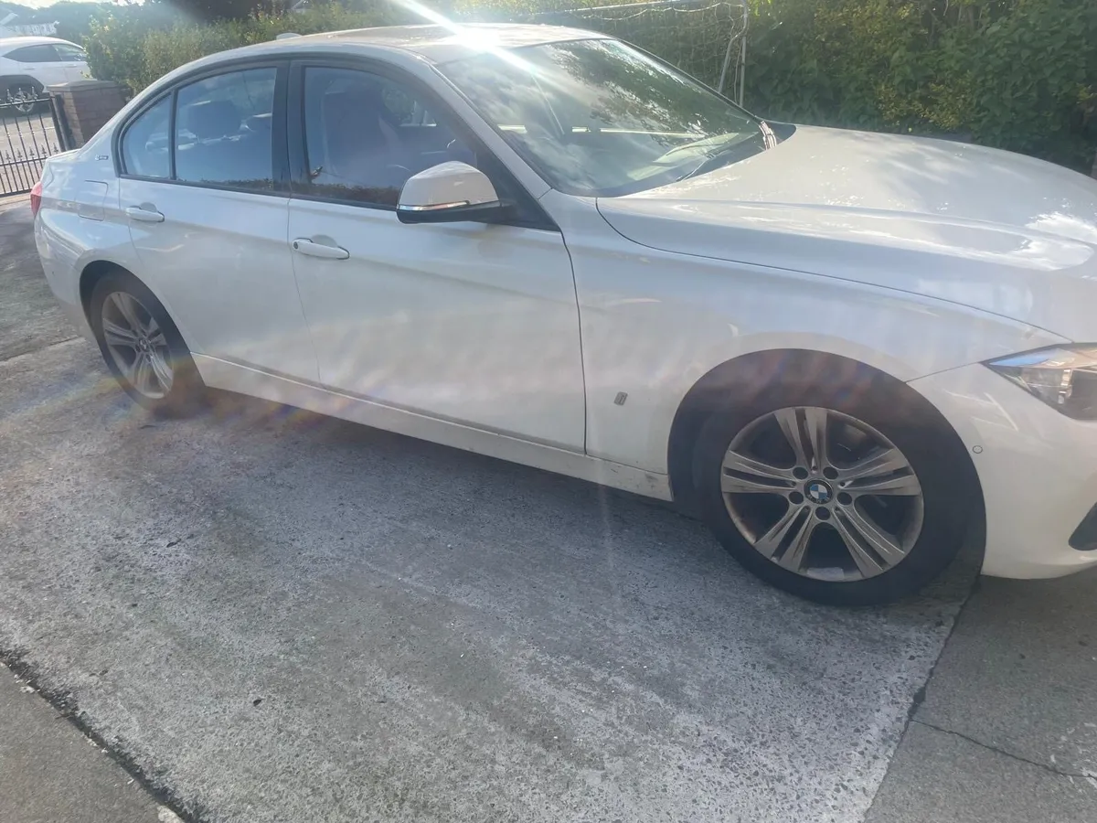 BMW 3 Series 330e - Image 2