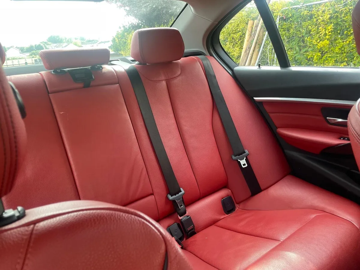 BMW 3 Series 330e - Image 4
