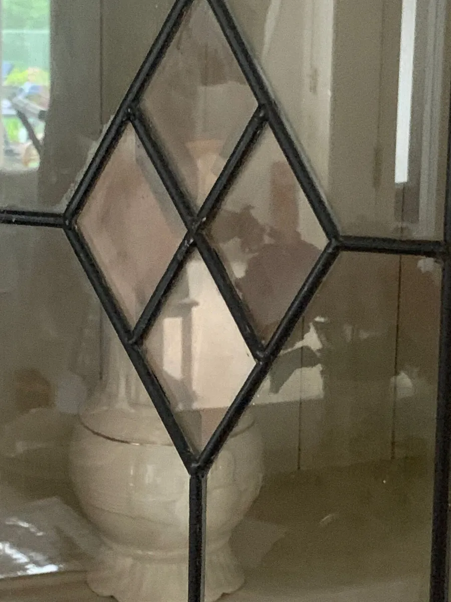 Corner cabinet - grey - with leaded door - Image 3