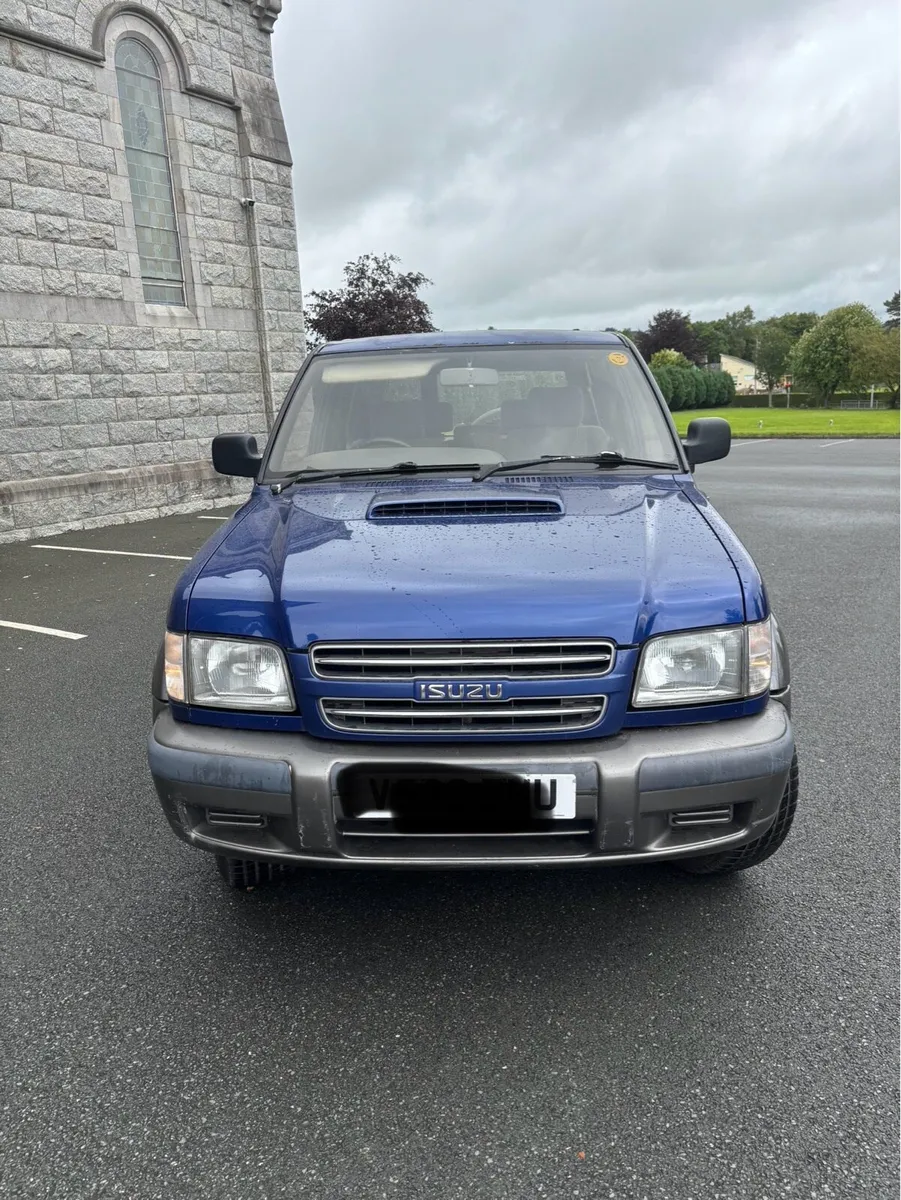 Isuzu trooper - Image 1