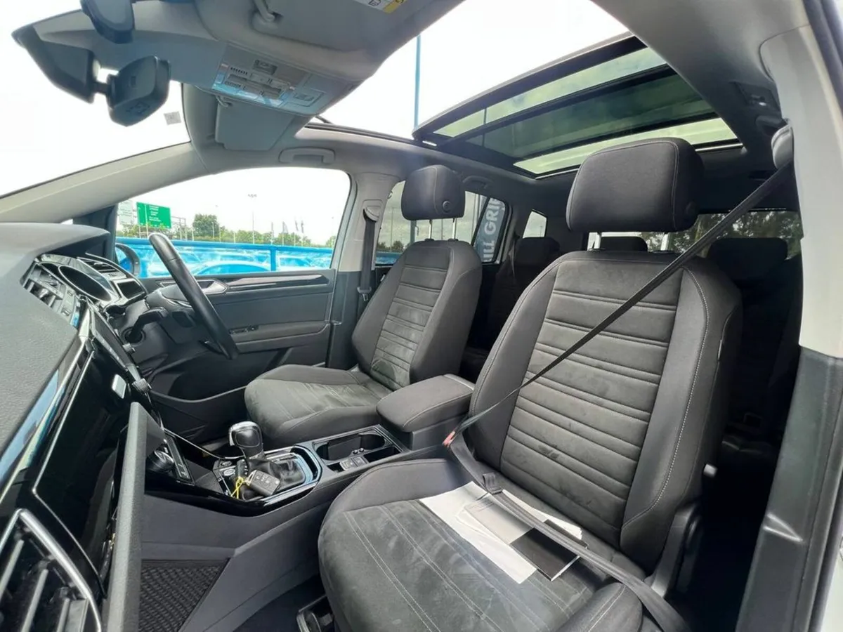 Volkswagen Touran HIGHLINE 1.4 TSI 7-SEATER AUTO / - Image 2