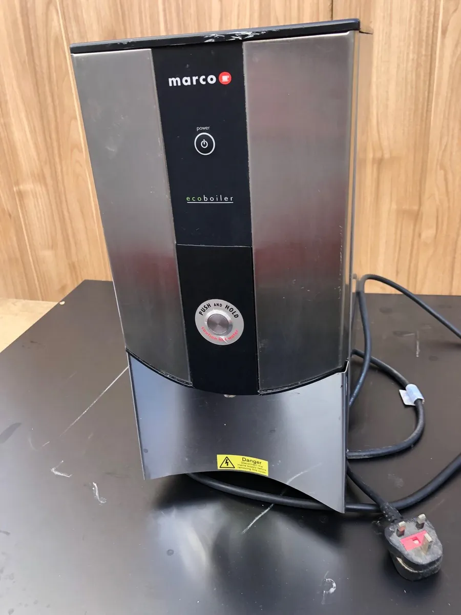 Hot water dispenser - Image 1