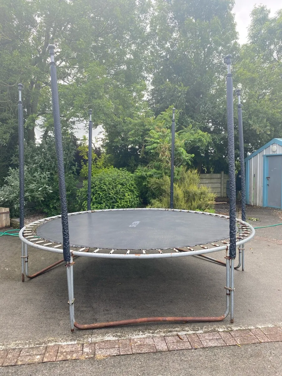 Trampoline