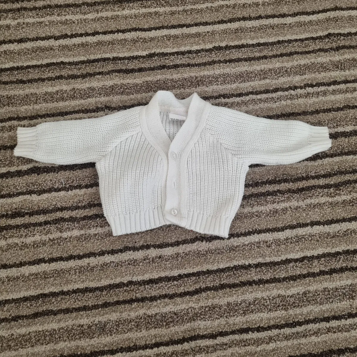 Neutral Newborn Baby Clothes - Image 4