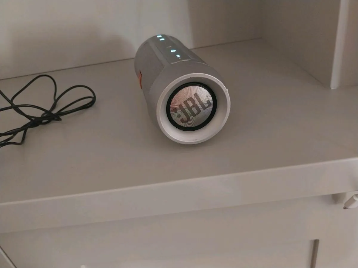 jbl charge 2 bluetooth speaker - Image 2