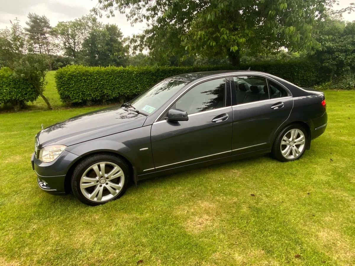 Car - Image 3