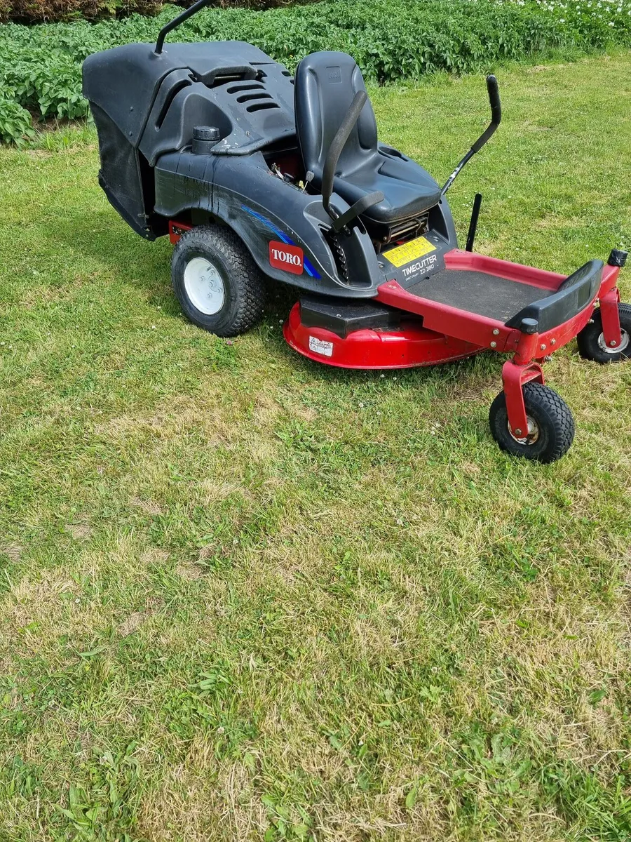 Toro zero turn ride on mower - Image 2