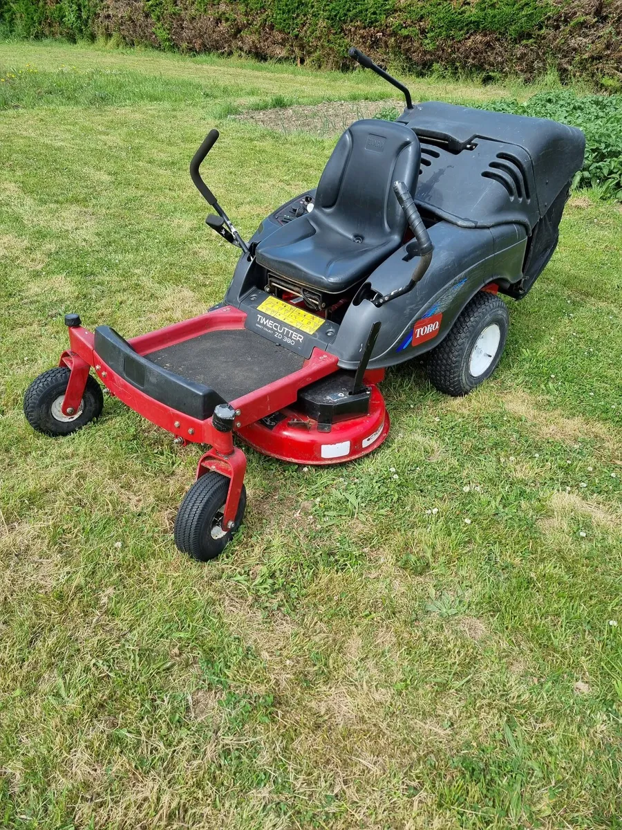 Toro zero turn ride on mower - Image 3