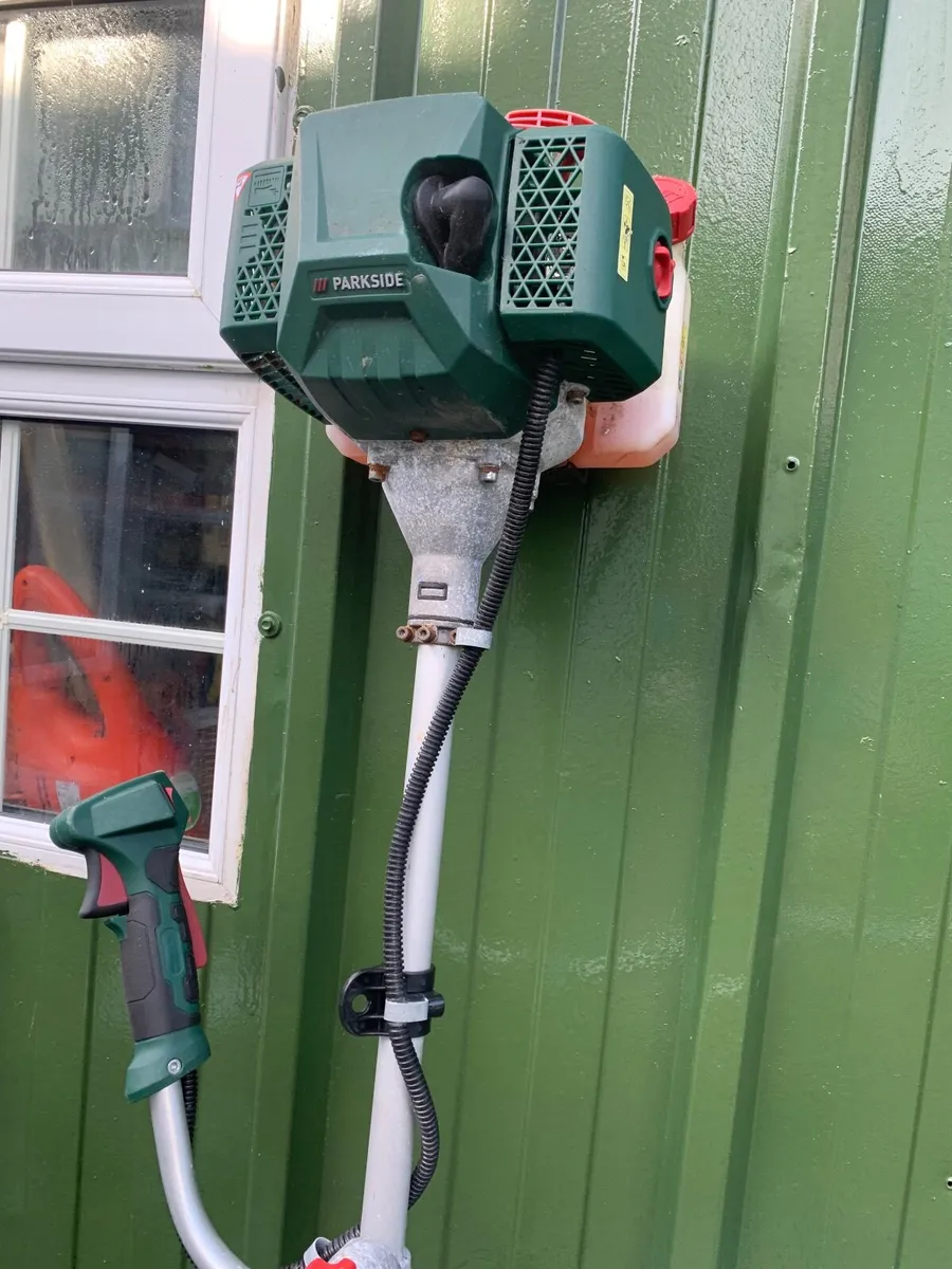 Large garden strimmer - Image 2
