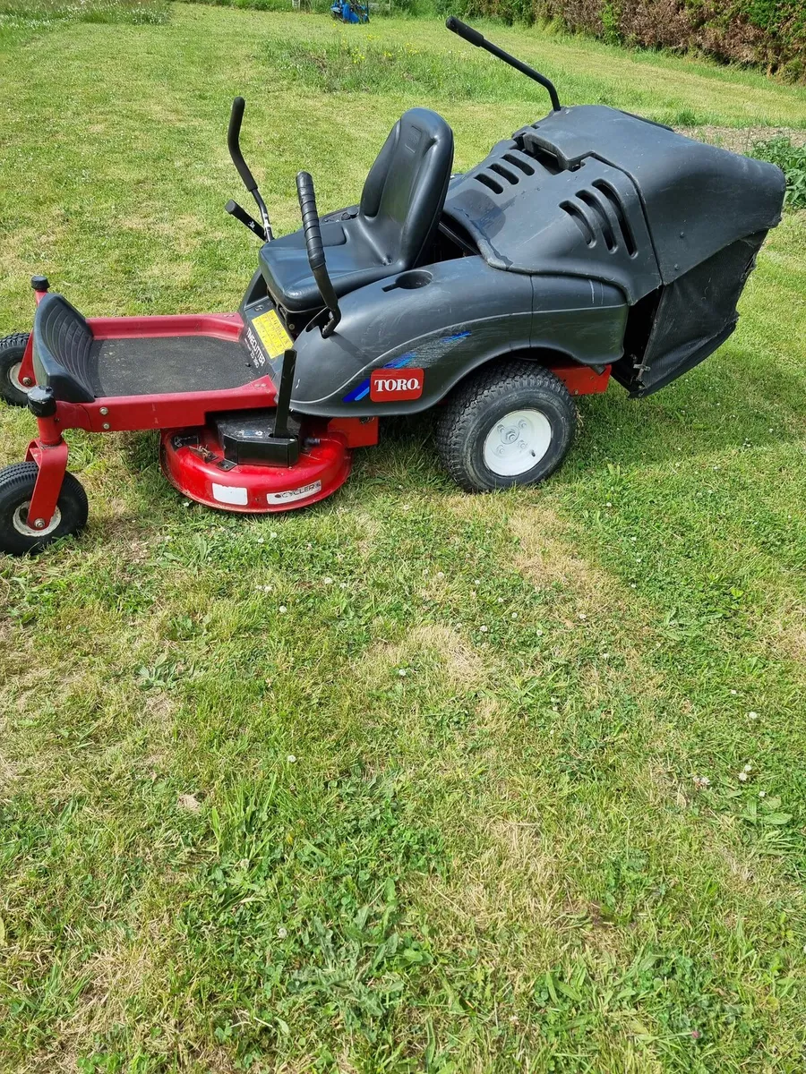 Toro zero turn ride on mower - Image 4