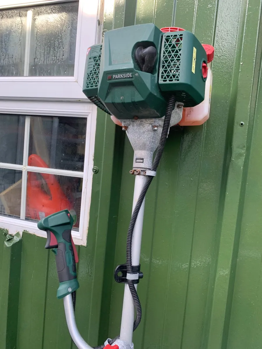 Large garden strimmer - Image 3