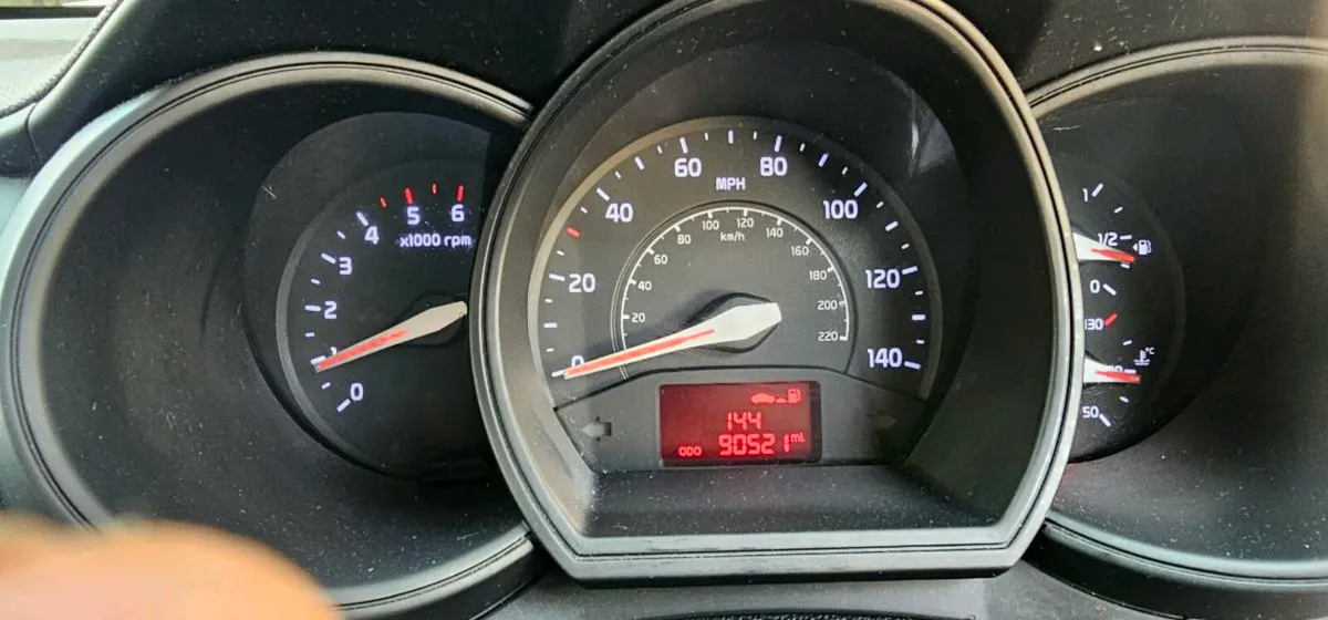2015 KIA RIO 1.1 DIESEL - Image 4