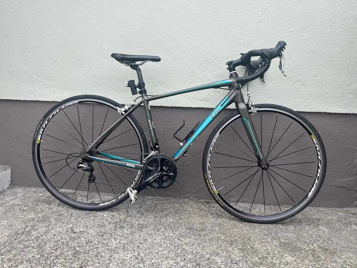 Giant Avail Road bike. - Image 1