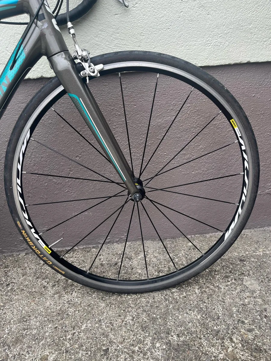 Giant Avail Road bike. - Image 2