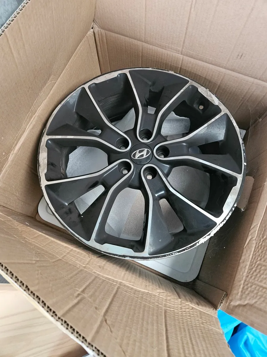 19 " alloys from a Hyundai i30n Performance - Image 2