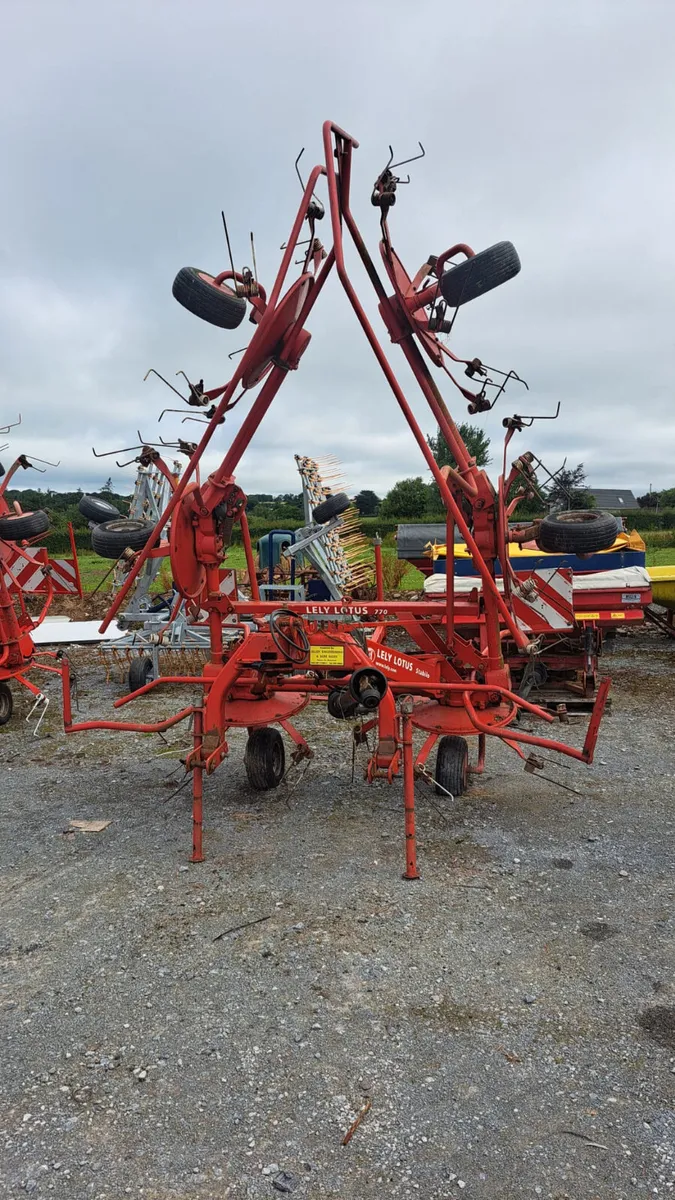 Lely 770 Lotus tedder - Image 1