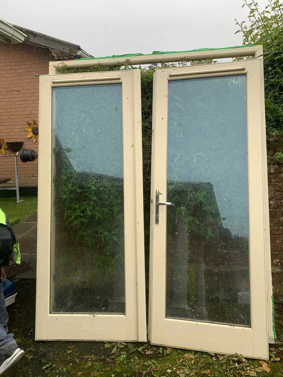 Windows and double door hard wood - Image 4