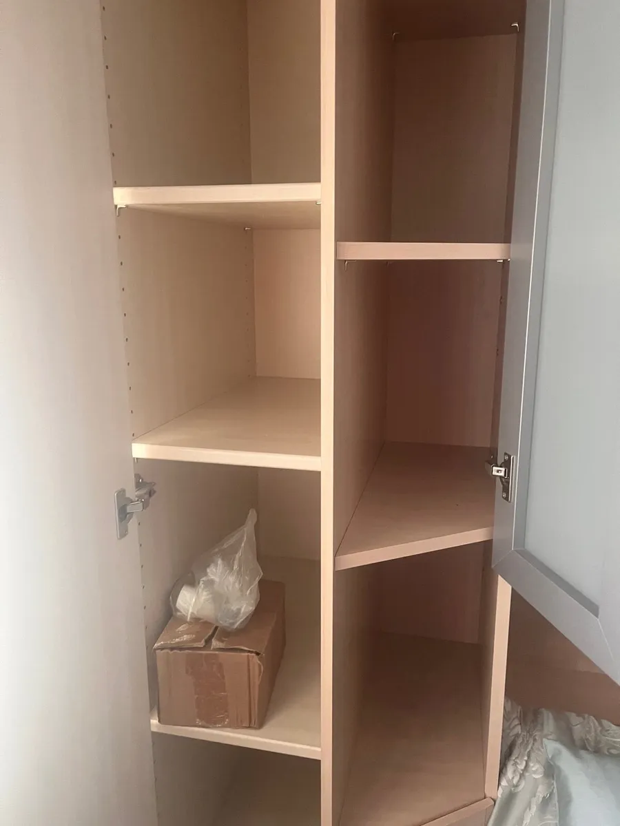 Bedroom unit(bed ,wardroube,shelves - Image 2