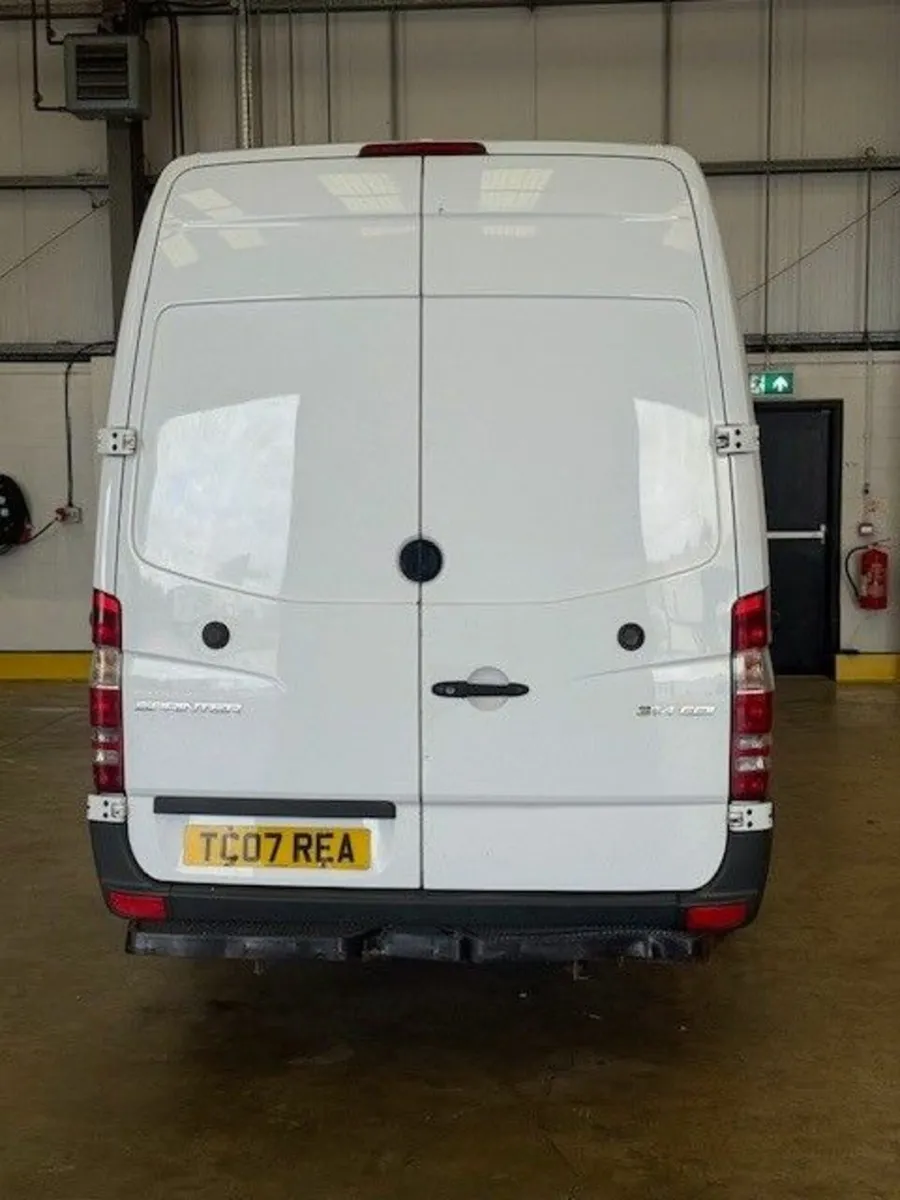 Mercedes-Benz Sprinter 2017 - Image 2