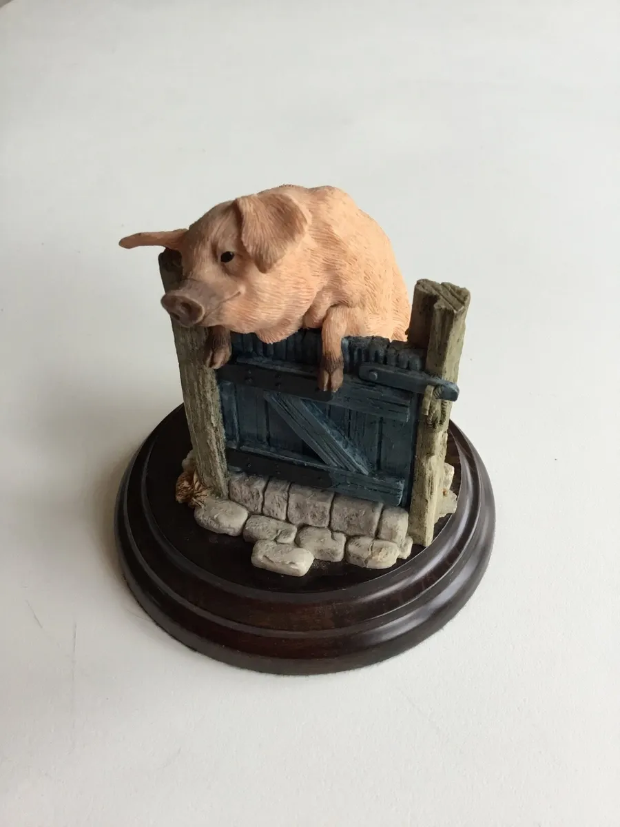 Pig in Sty ornament - Image 1