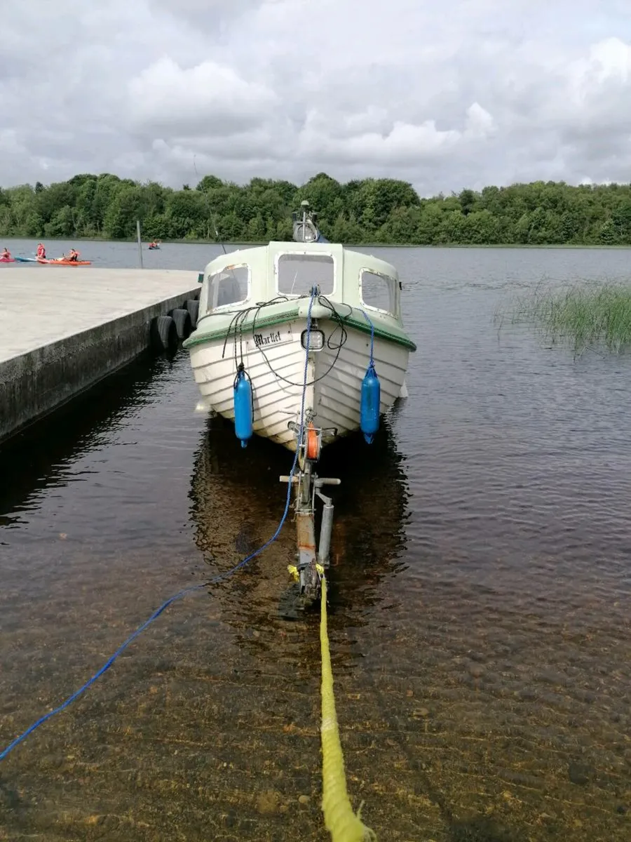 Lake fishing boat - Image 3